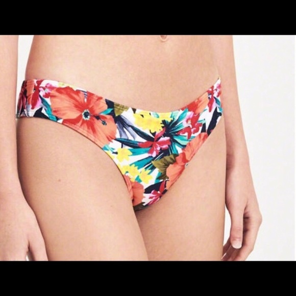 Hollister Push-up plunging bikini top extra cheeky bottom - Picture 5 of 8